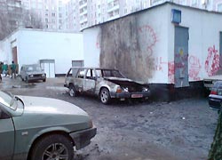 Московский пироман сжег еще одну машину Московский пироман сжег еще одну машину
