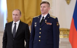 Владимир Путин: дорогу к миру открыли солдаты России Владимир Путин: дорогу к миру открыли солдаты России