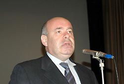Кто более матери-культуре ценен? Кто более матери-культуре ценен?