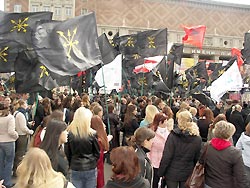 Украина требует прекратить антиукраинские митинги Украина требует прекратить антиукраинские митинги