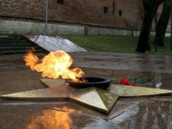 Подвиг твой бессмертен Подвиг твой бессмертен