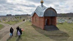 Православные отмечают Радоницу Православные отмечают Радоницу