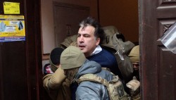 Саакашвили отказался просить политического убежища в Польше Саакашвили отказался просить политического убежища в Польше
