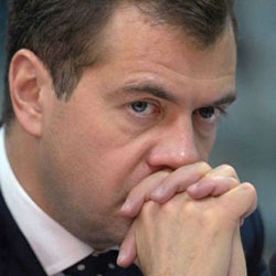 Медведеву предложили вернуться в прошлое Медведеву предложили вернуться в прошлое