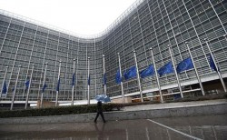 ЕС решил пока не продлевать санкции против России ЕС решил пока не продлевать санкции против России