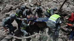 Растет число жертв землетрясения в Китае Растет число жертв землетрясения в Китае