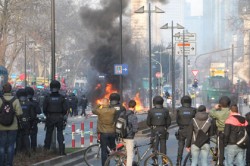 Во Франкфурте вспыхнули массовые беспорядки 