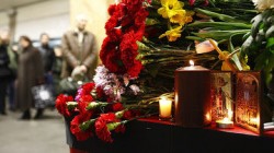 Россия скорбит по погибшим в терактах Россия скорбит по погибшим в терактах