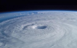 Озоновая дыра над Антарктидой растёт Озоновая дыра над Антарктидой растёт