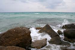 Российский корабль тонет в Эгейском море Российский корабль тонет в Эгейском море