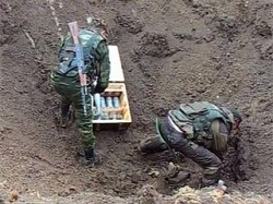 Грузия заминирует границу с Россией