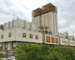 Медведев подписал новый устав РАН Медведев подписал новый устав РАН