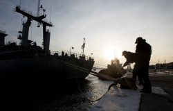 Крым национализирует украинский флот Крым национализирует украинский флот