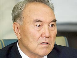 Назарбаев призвал Россию и Запад не ссориться Назарбаев призвал Россию и Запад не ссориться
