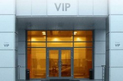 Парламентариев гонят из VIP-залов