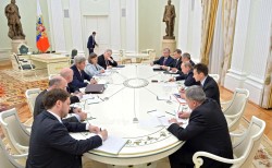 Путин принял Керри в Кремле Путин принял Керри в Кремле
