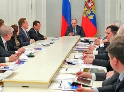 Путину представили антикризисный план Путину представили антикризисный план