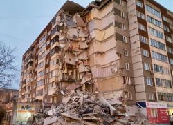 В Ижевске обрушился жилой дом В Ижевске обрушился жилой дом