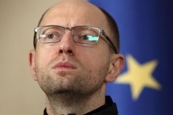 Яценюк передумал строить «Стену» на границе с Россией Яценюк передумал строить «Стену» на границе с Россией