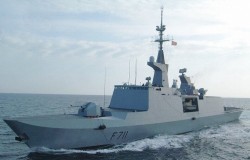 Французский фрегат следит за Крымом Французский фрегат следит за Крымом