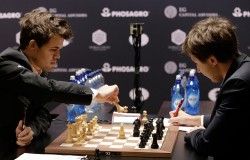 Карлсен сохранил звание чемпиона мира по шахматам Карлсен сохранил звание чемпиона мира по шахматам