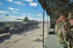 Турчинов: украинские военные продвигаются на восток Турчинов: украинские военные продвигаются на восток