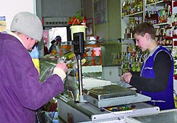 Торговые сети поднимают "замороженные" цены Торговые сети поднимают "замороженные" цены