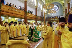 Патриарх Кирилл освятил Успенский собор Сурожской епархии