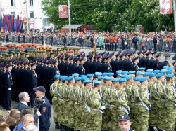 С парада – на линию фронта 