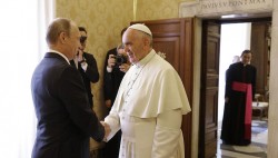 Путин встретился с Папой Римским Путин встретился с Папой Римским