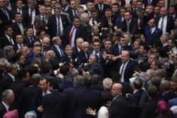 Парламент Турции одобрил новую систему правления Парламент Турции одобрил новую систему правления