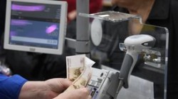 Россияне смогут снимать деньги с карт на кассах магазинов Россияне смогут снимать деньги с карт на кассах магазинов