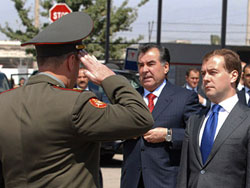 Таджикистан хочет 300 миллионов за российскую базу