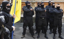 Правосеки лютуют Правосеки лютуют