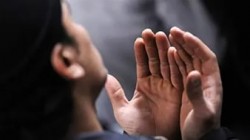 Мусульмане празднуют Курбан-байрам Мусульмане празднуют Курбан-байрам