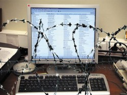 Интернет поставят «на прослушку» Интернет поставят «на прослушку»
