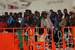 Власти Италии запретили спасать утопающих беженцев