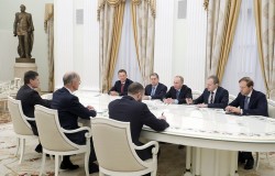 Путин заявил о готовности продолжать сотрудничество с Киевом по газу Путин заявил о готовности продолжать сотрудничество с Киевом по газу