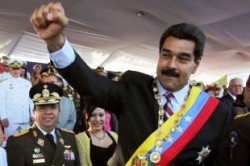 Мадуро уполномочили бороться с США