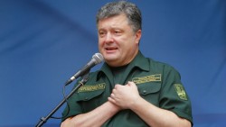 Порошенко поблагодарил Обаму за «мощную военную помощь» Порошенко поблагодарил Обаму за «мощную военную помощь»
