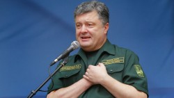 Порошенко поблагодарил Обаму за «мощную военную помощь»