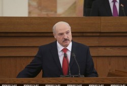 Белоруссия не будет «мальчиком на побегушках» у России Белоруссия не будет «мальчиком на побегушках» у России