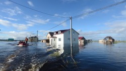 Банки собирают кредиты с пострадавших от паводка Банки собирают кредиты с пострадавших от паводка