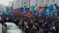 В Киеве прошло многотысячное шествие националистов В Киеве прошло многотысячное шествие националистов