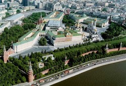 За Кремлем приглядят За Кремлем приглядят