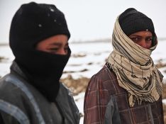 Боевики ИГ маскируются под беженцев Боевики ИГ маскируются под беженцев