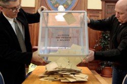 Лё Пен призвала правительство Франции уйти в отставку Лё Пен призвала правительство Франции уйти в отставку