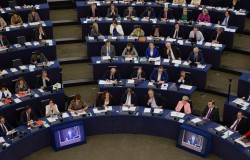 Европарламент призывает ЕС бороться с Россией