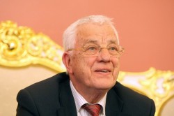 Раймонд Паулс празднует юбилей Раймонд Паулс празднует юбилей