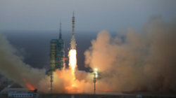 КНР запустила пилотируемый космический корабль КНР запустила пилотируемый космический корабль